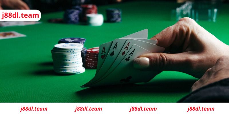 Các lựa chọn trong game poker J88